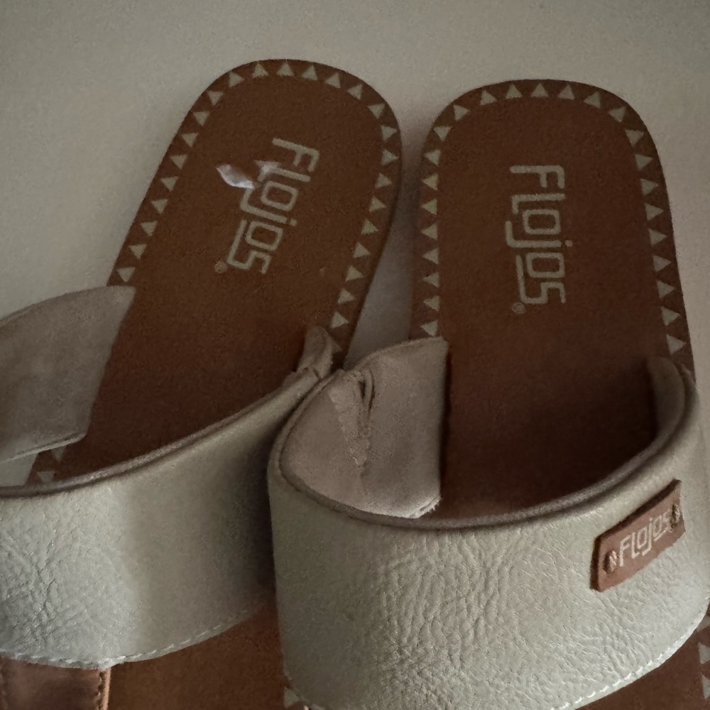 Flojo Sandals - Picture 2 of 12